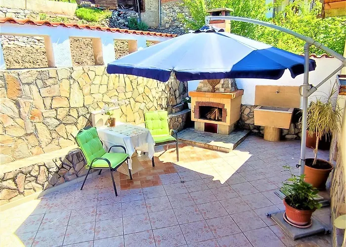 къща чолаков и син - за гости 4* Devin